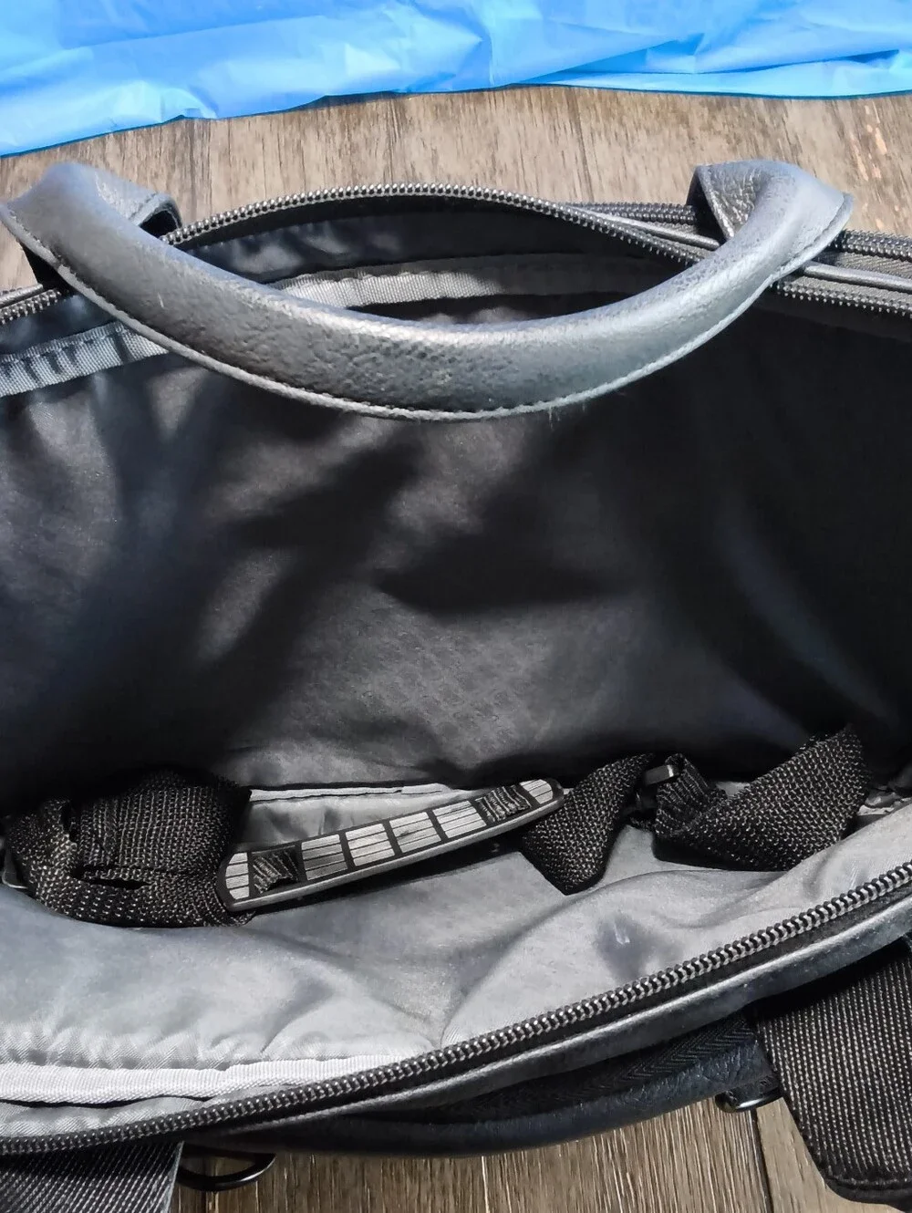 ​Solo New York Laptop Briefcase Messenger Bag Black Denim Faux Leather Business
